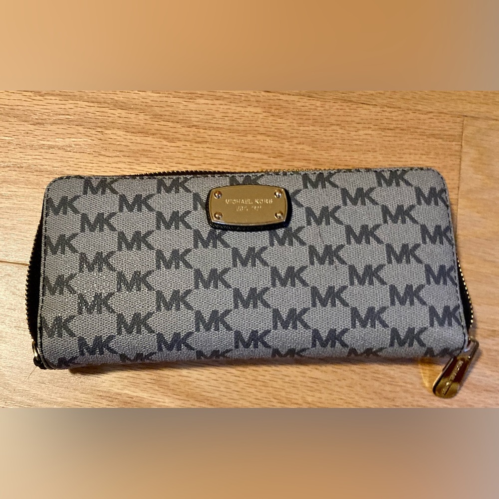 Michael kors large continental wallet in gray & black barely used